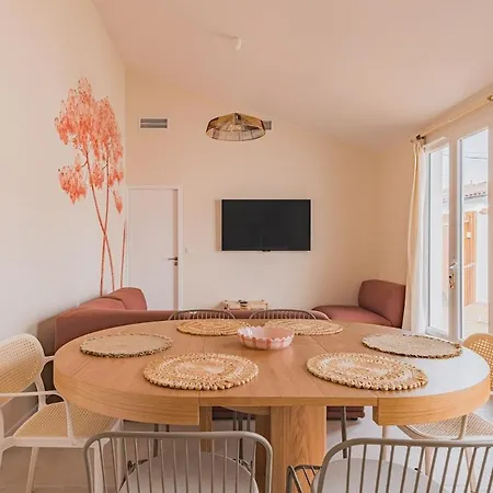 Maison à à Côté De La